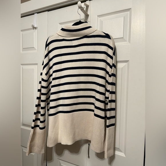 NWOT Striped Gap Turtleneck Sweater - Picture 6 of 9
